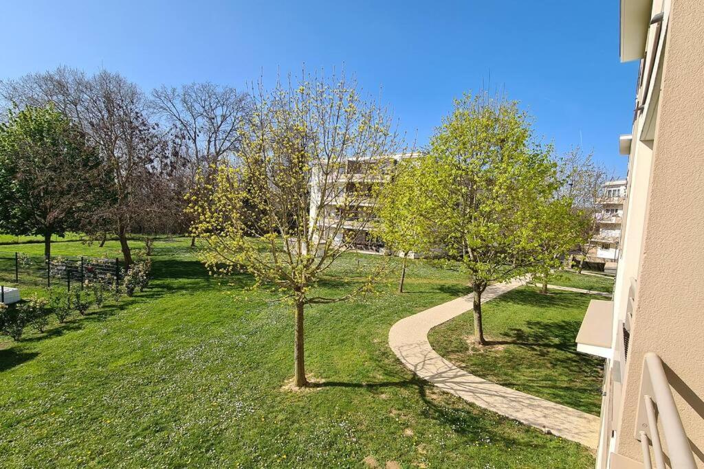 C101 Appartement Disneyland Montévrain Buitenkant foto